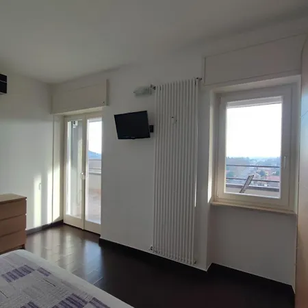 Panoramic Apartamento Dormelletto